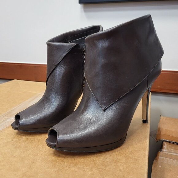 Michael Kors Kendra Peep Toe Booties Brown Leather Ankle Boots Size 8 - Picture 14 of 14